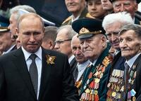 “Кремлевские” объявляют себя правопреемниками “великой победы” по сугубо шкурным обстоятельствам